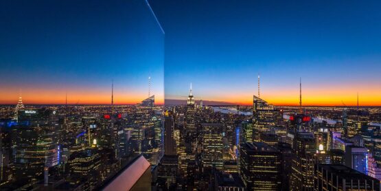 Pygmalion Karatzas - New York skyline at dusk, 2015. Fine Art Photography. Manually Signed and numbered. Limited edition. Quality print on fine art paper. Size 120 x 60 cm. (Prints can also be ordered in different sizes upon request).