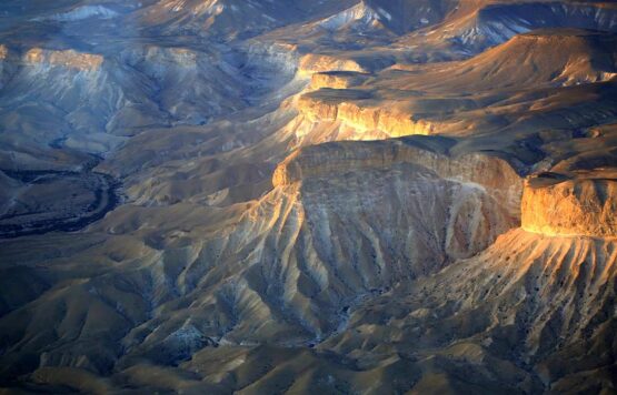 Matya Shick | Golden Cliffs. 2019 Photography. Quality print on Glossy photo paper. 70 x 100 cm. Signed Manually.